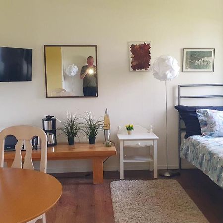 Ekhult Apartments - Ground Floor - Garden And Lake View Ульрісегамн Екстер'єр фото