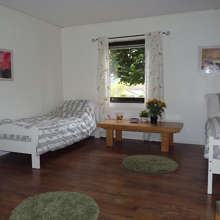 Ekhult Apartments - Ground Floor - Garden And Lake View Ульрісегамн Екстер'єр фото