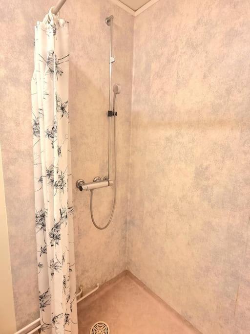 Ekhult Apartments - Ground Floor - Garden And Lake View Ульрісегамн Екстер'єр фото