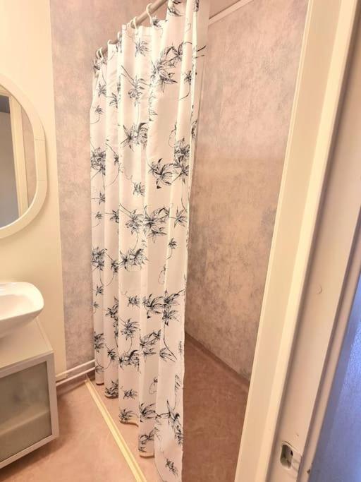 Ekhult Apartments - Ground Floor - Garden And Lake View Ульрісегамн Екстер'єр фото